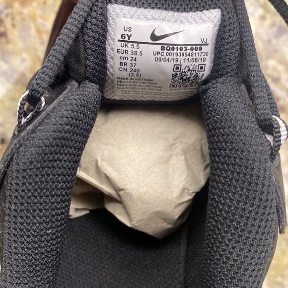 Nike Air Max 270 React GS - Picture 9 of 10